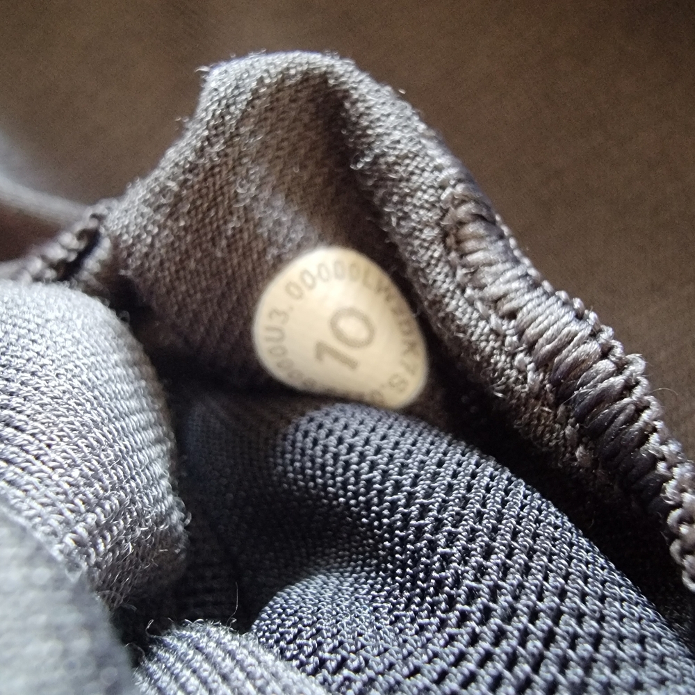 Lululemon 🍋Gray Flow Y Sports Bra 10 - Picture 3 of 4